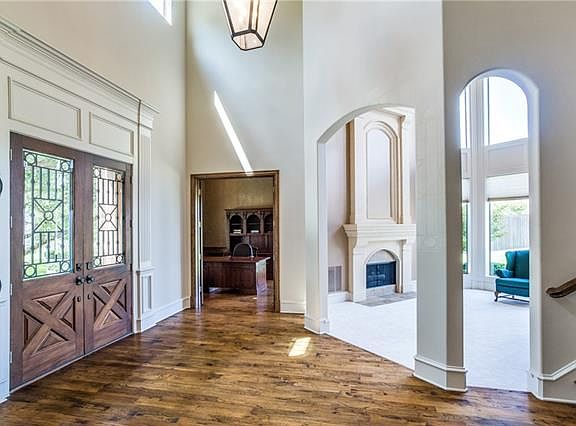 4th image of 6612 Village Springs Dr