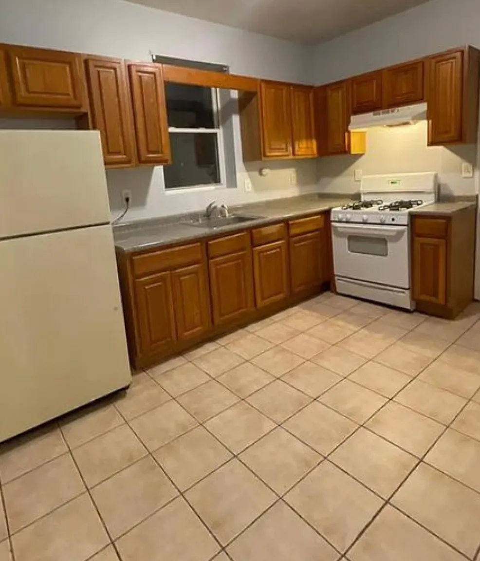 2 bed, $1,800 — Photo 1