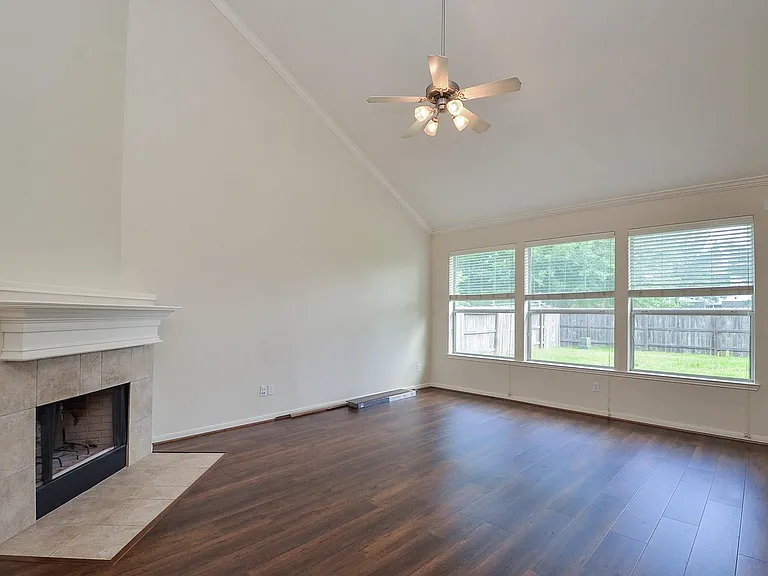 5218 Lacey Oak Meadow Dr — Photo 10