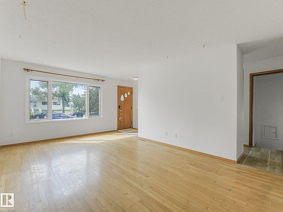 4th image of 16428 88th Ave NW