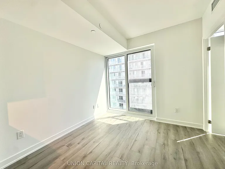 252 Church St #1110 — Photo 7