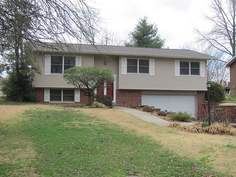 1st image of 905 Valley Dr