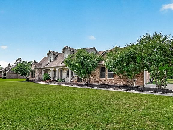 3rd image of 15648 Connie Ln