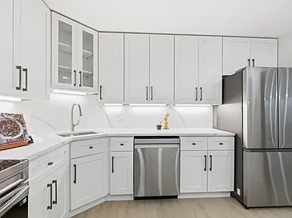 133 Coolidge Hl #122, Cambridge, MA 02138