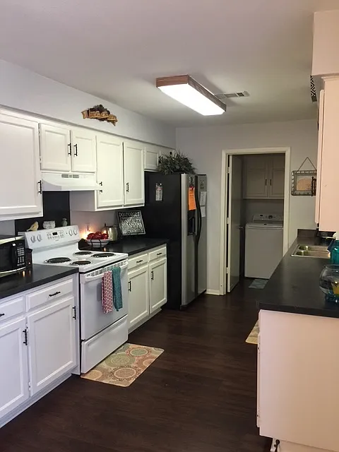 2 bed, 1500 sqft, $1,895 — Photo 4