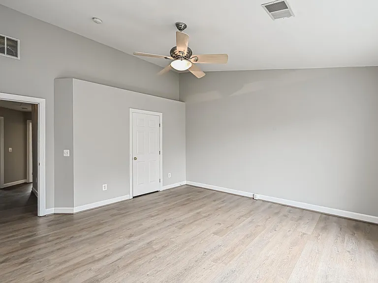 43045 Golf View Dr — Photo 31