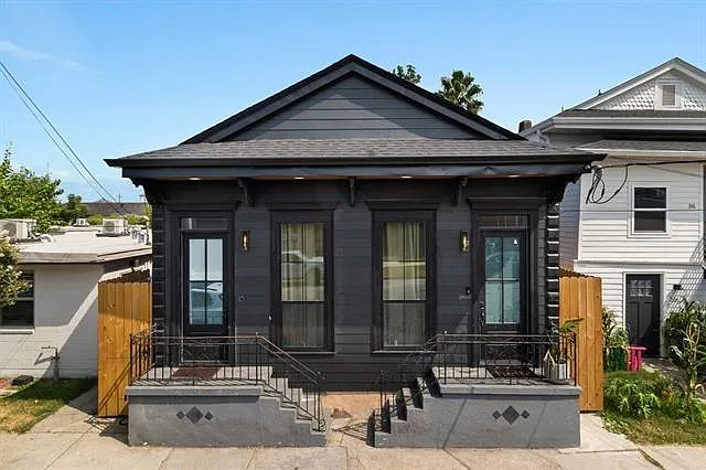 2 bed, 2.0 bath, 1050 sqft, $2,400 — Photo 2