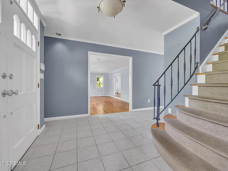25 Surrey Ln — Photo 6
