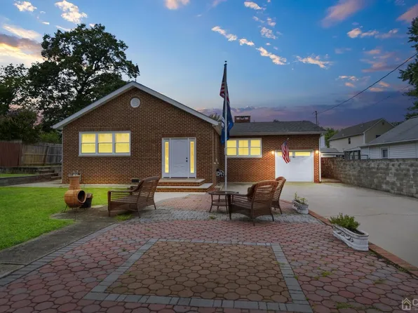 7 Octavia Pl, Keyport, NJ 07735
