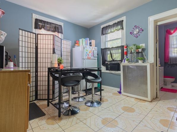 jersey-city-new-jersey-447600131 picture