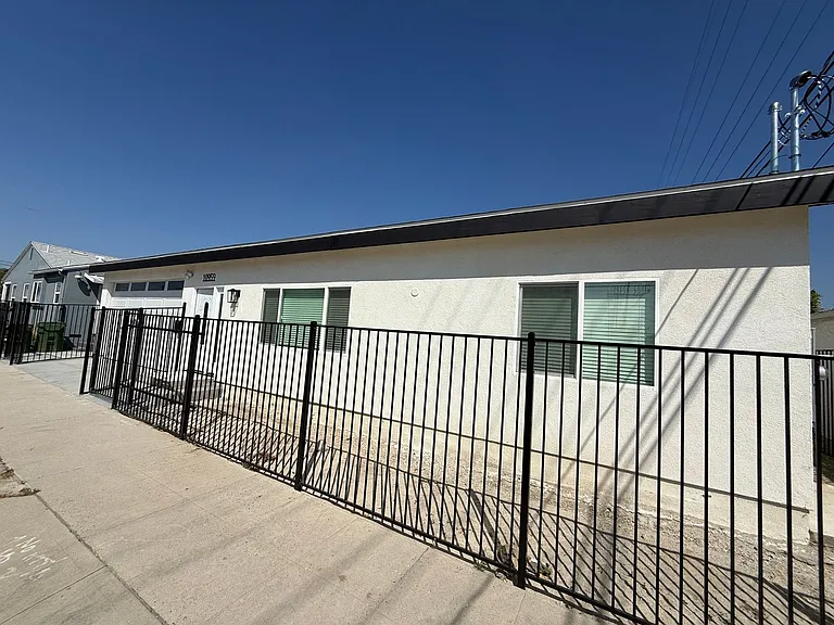 10959 Collins St — Photo 1