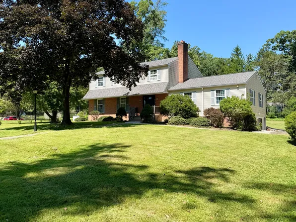 2601 Wayland Rd, Berwyn, PA 19312