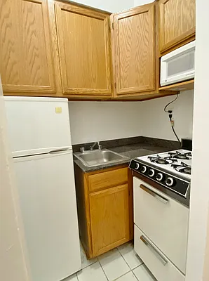 Rented by Paley Management | media 18