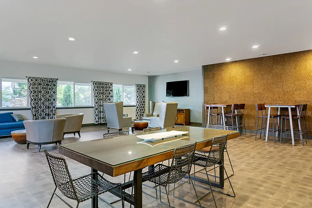 Woodland Commons — Photo 4