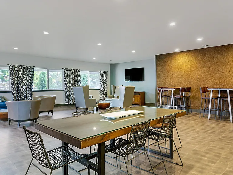 Woodland Commons — Photo 4