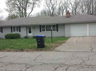 2401 SW Fairlawn Ct, Topeka, KS 66614