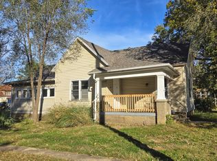 141 W Pleasant St, Aurora, MO 65605
