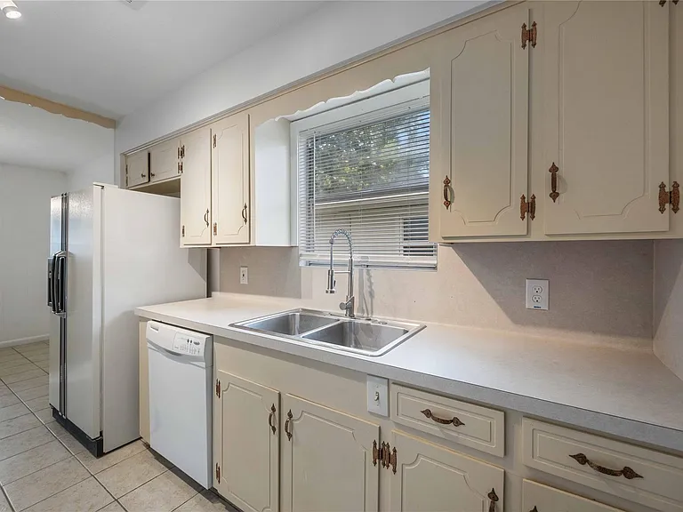 814 Alyse St — Photo 13