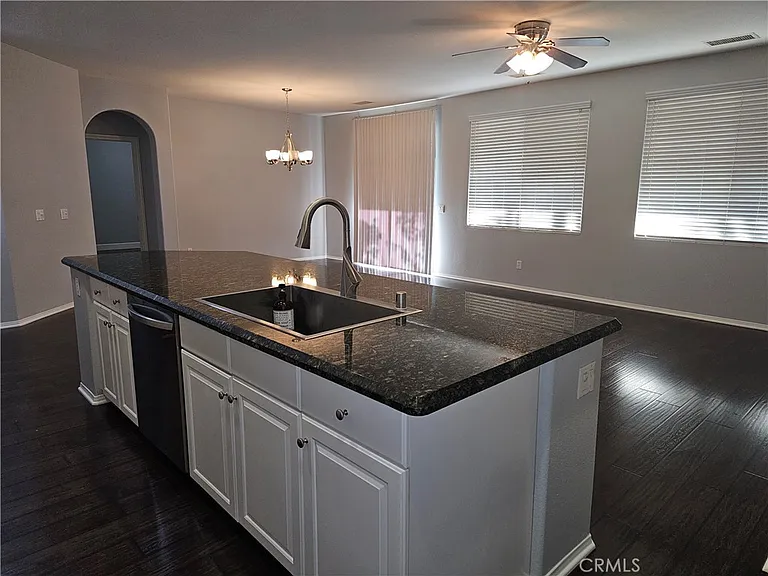 34237 Aurora Ct — Photo 3