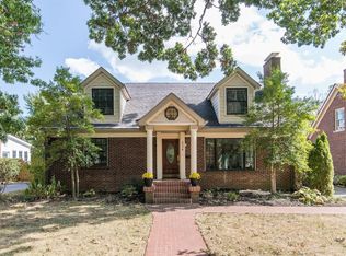 424 Henry Clay Blvd, Lexington, KY