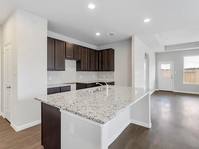5763 Paseo Pl — Photo 6