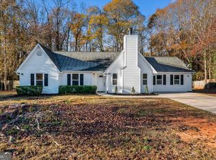 215 Woodfield Ct, McDonough, GA