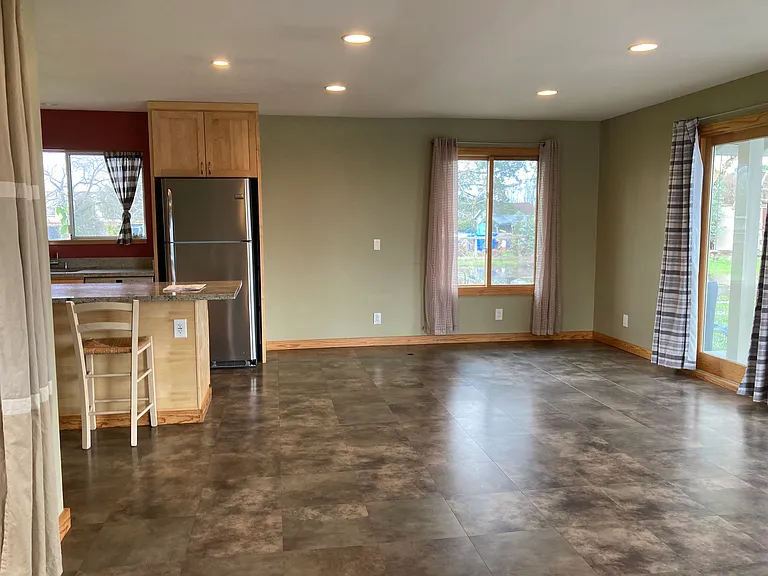3686 Primrose Ave — Photo 22