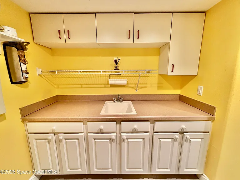 551 Casa Bella Dr #204 — Photo 48