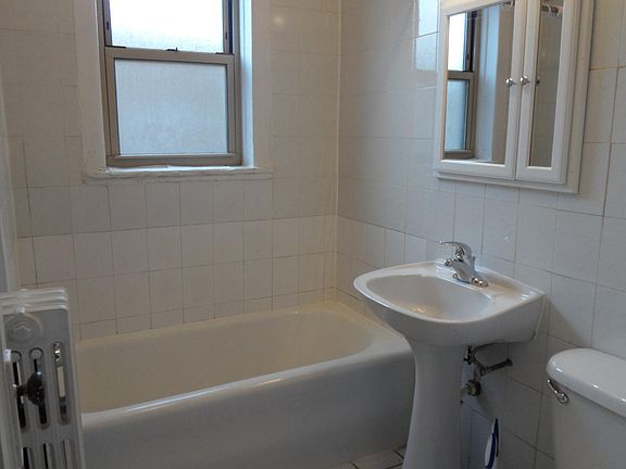 3rd image of 4606 N Elston Ave APT 1