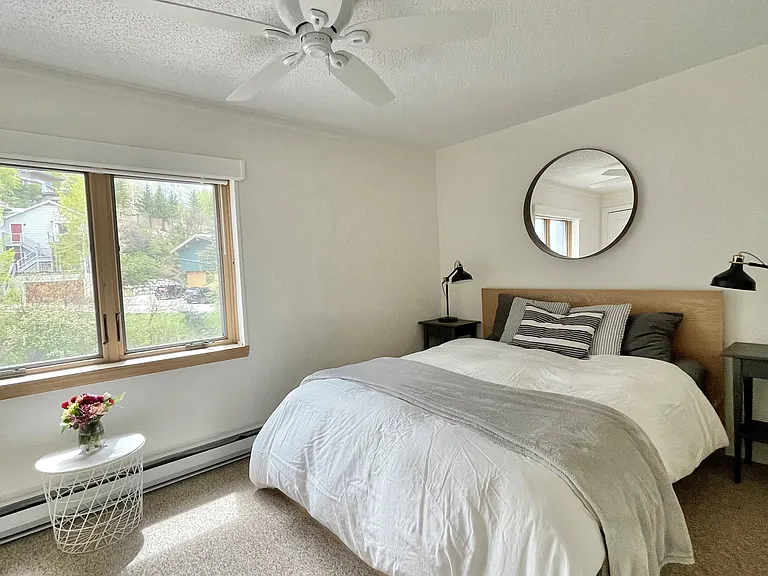 425 Park Cir #1 — Photo 8