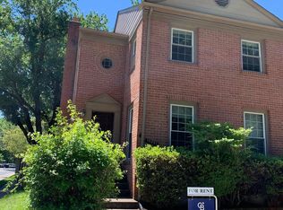 10251 Braddock Rd, Fairfax, VA 22032