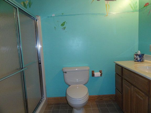 5th image of 214 Crystal Dr