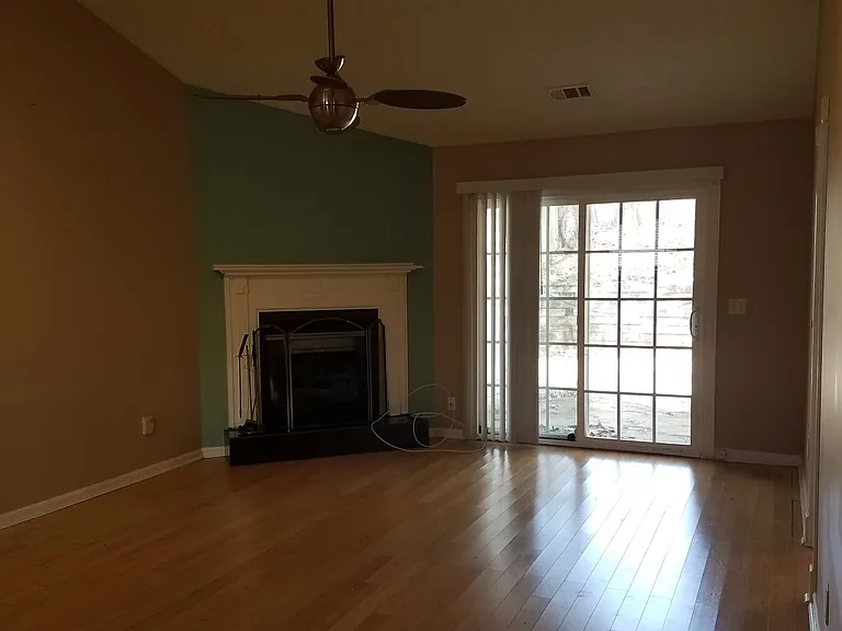 2052 Jebs Ct NW — Photo 3