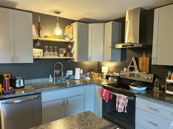 690 Main St #302, Westbrook, ME 04092