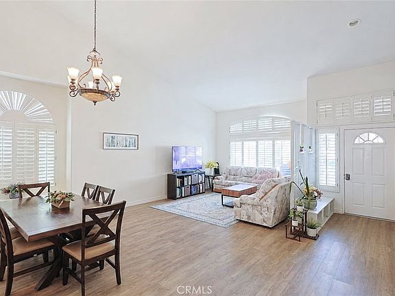 3rd image of 1582 Woodlands Dr