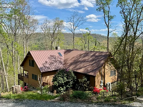 727 Town Mountain Rd Photo 1