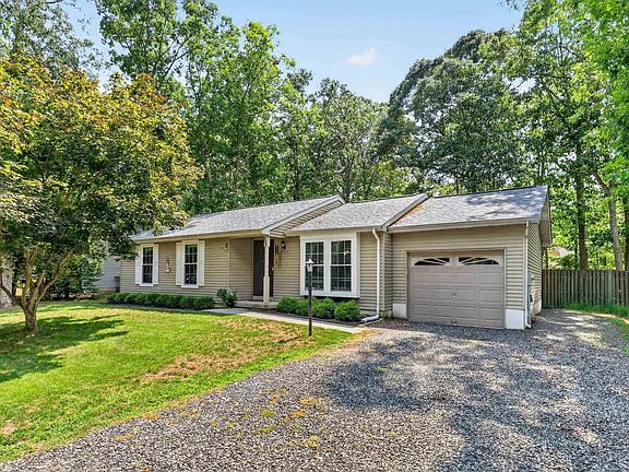 2nd image of 702 Moonraker Ct