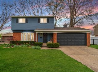 8825 Hubbard St, Livonia, MI 48150