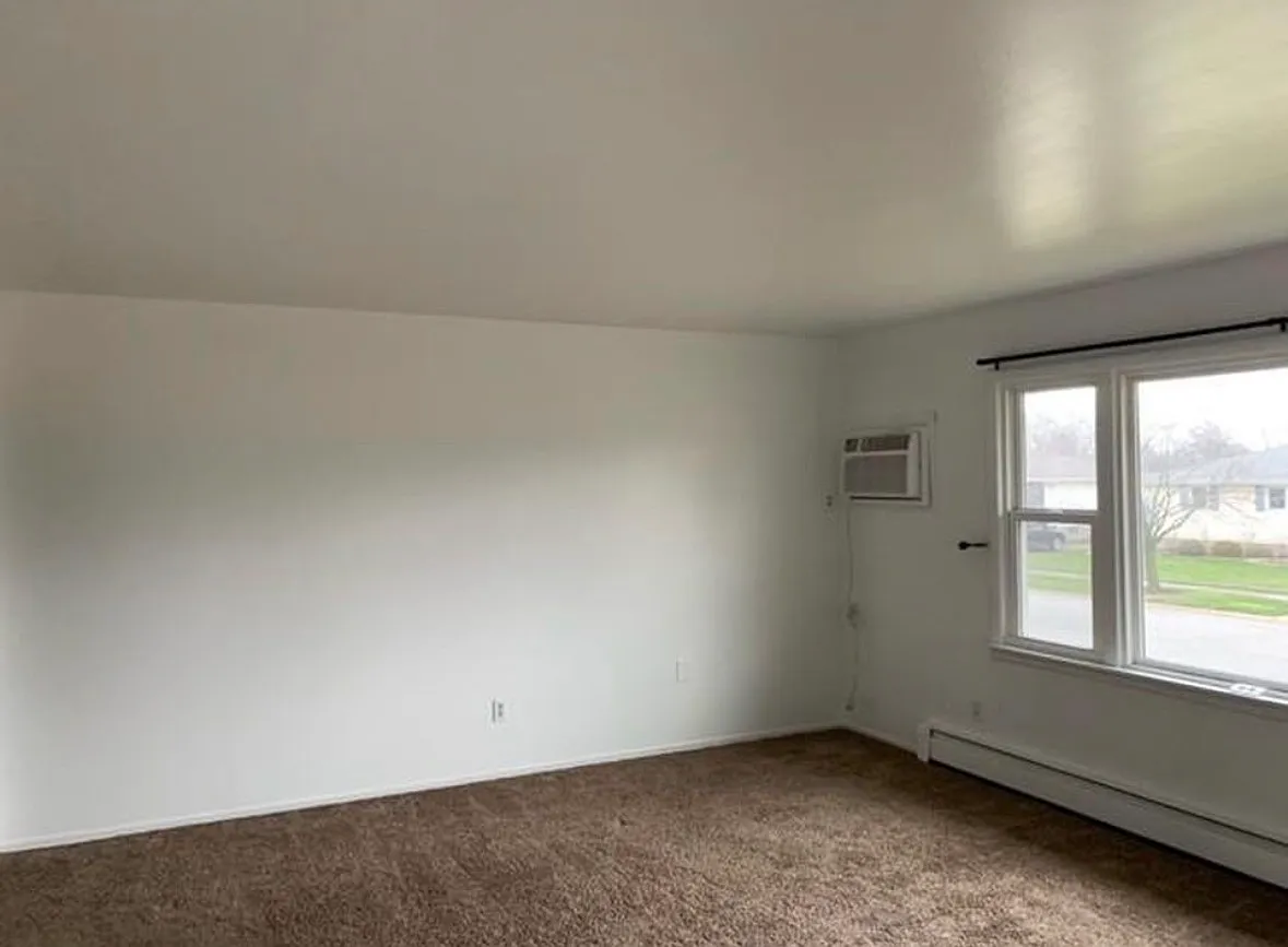 3 bed, 1200 sqft, $1,895 — Photo 4