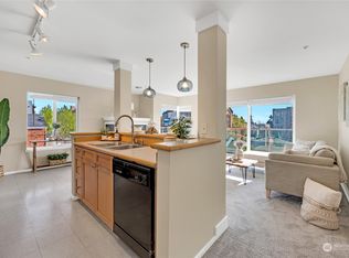 4409 California Ave SW APT 401, Seattle, WA 98116