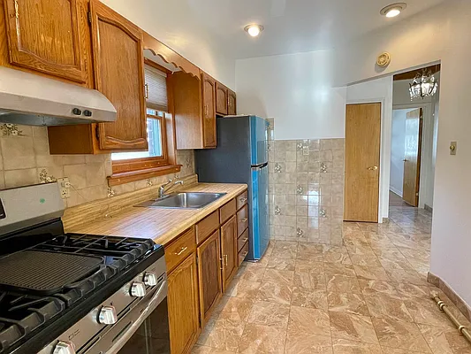 Rented by Amorelli Realty | media 5