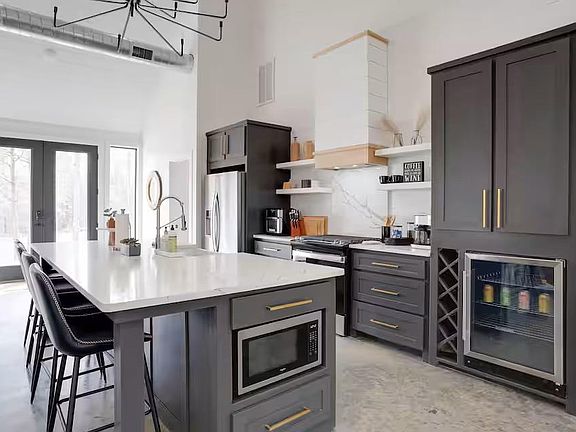 4th image of 1115 Sugarberry Trl