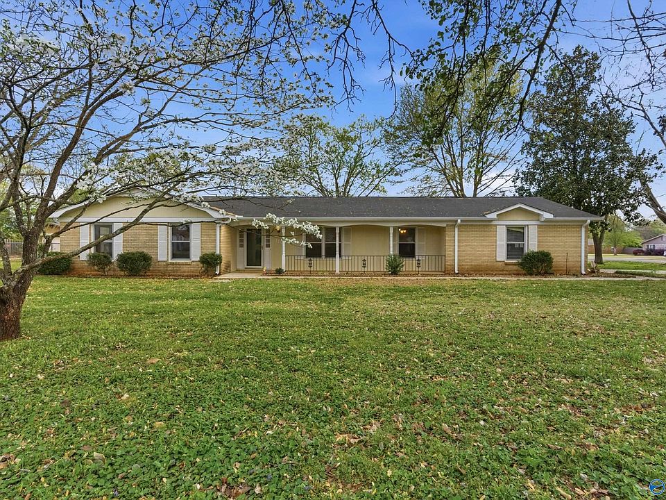 1st image of 110 Flowerwood Dr