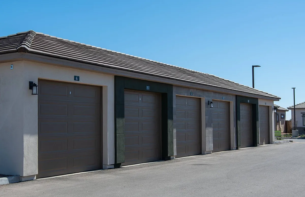 Building Photo - Crismon Gateway
