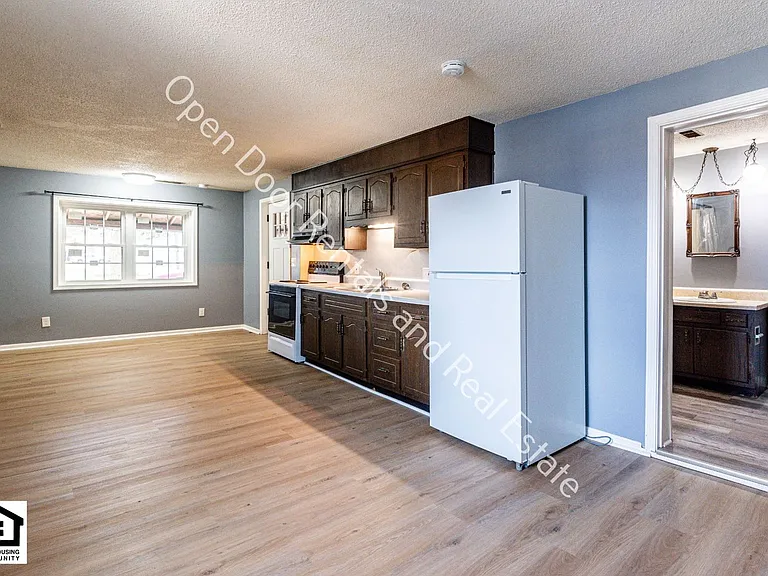 340 N Wayne St — Photo 4