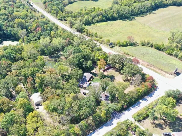 8 SE Y Hwy, Warrensburg, MO 64093