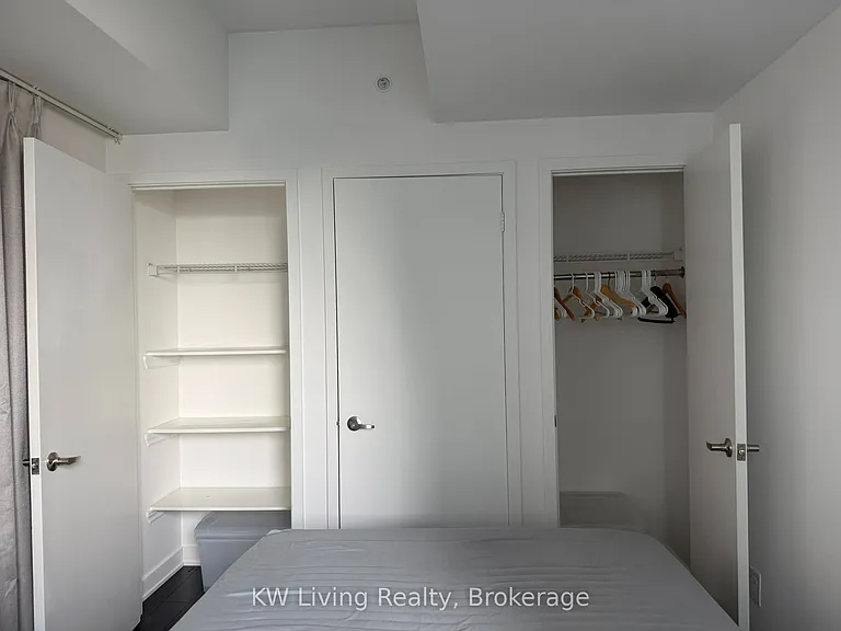 210 Simcoe St #2009 — Photo 12