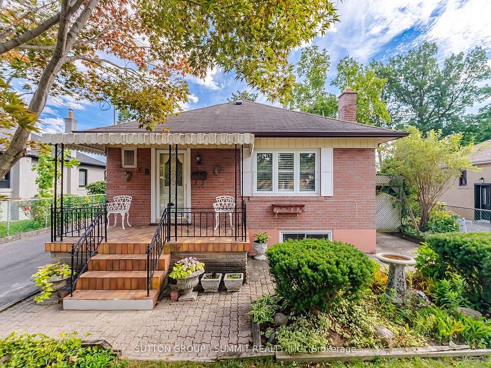 1st image of 8 Woolton Cres