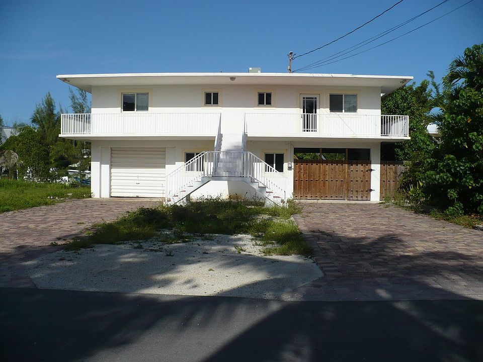 1st image of 218 Pueblo St