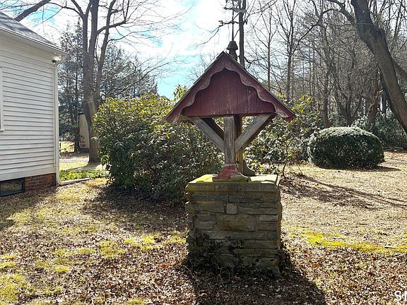 4th image of 58 Maple Street